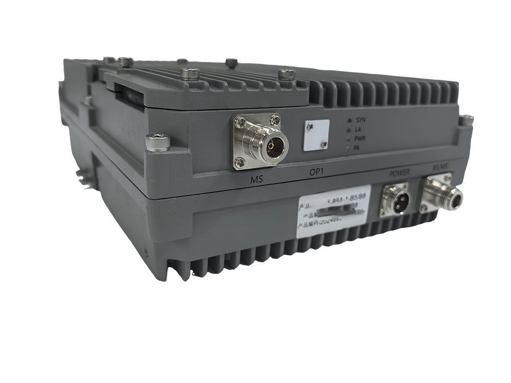  红花岗三频手机信号接收器2000㎡